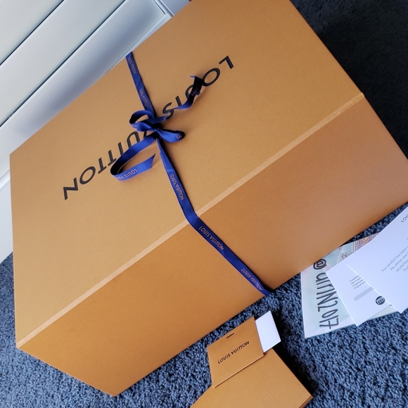 Louis Vuitton Gift Box, HUGE GIANT, EXTRA LARGE - Picture 6 of 7